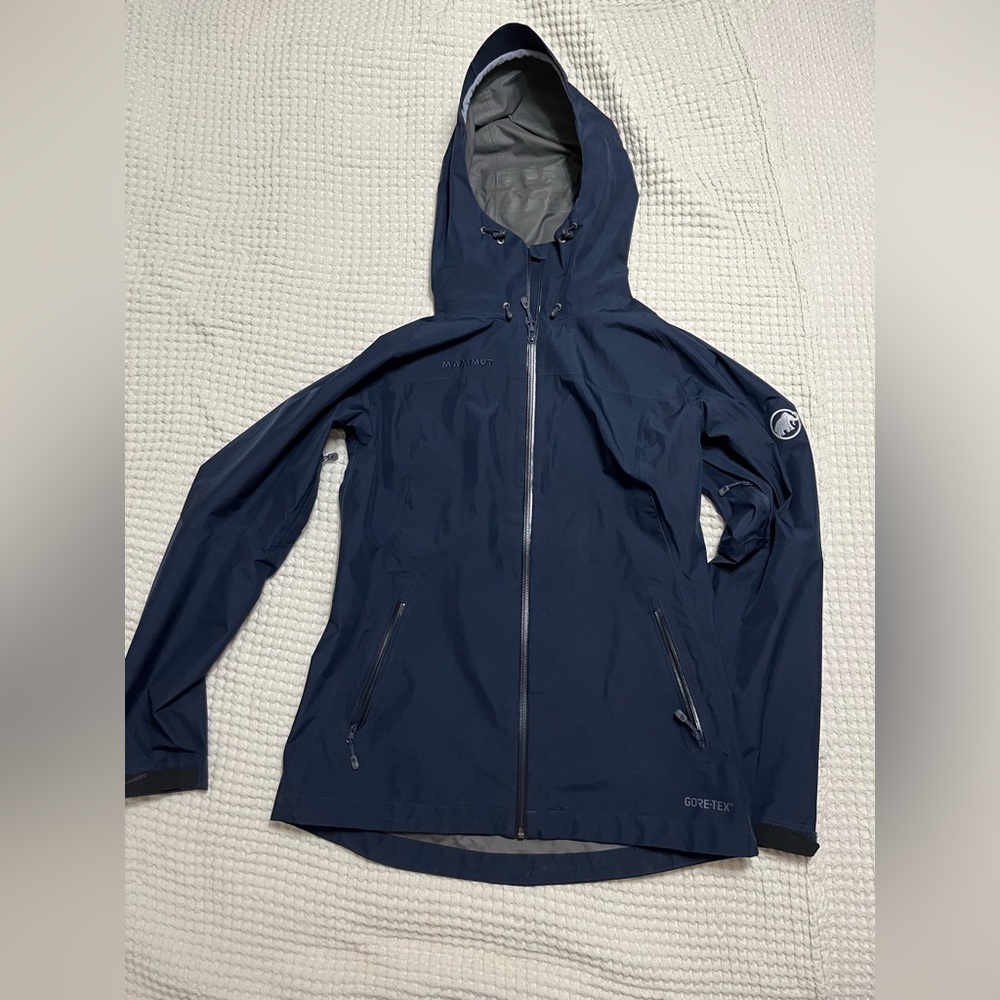 Navy blue Mammut medium women’s rain jacket
